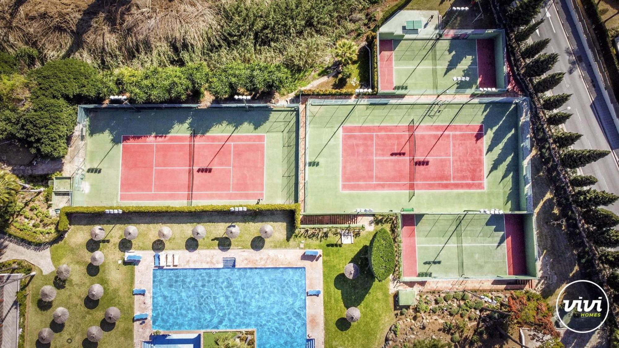 Vivi Homes - Casa Nobu Pool, Garden, Patio & Apartment Marbella