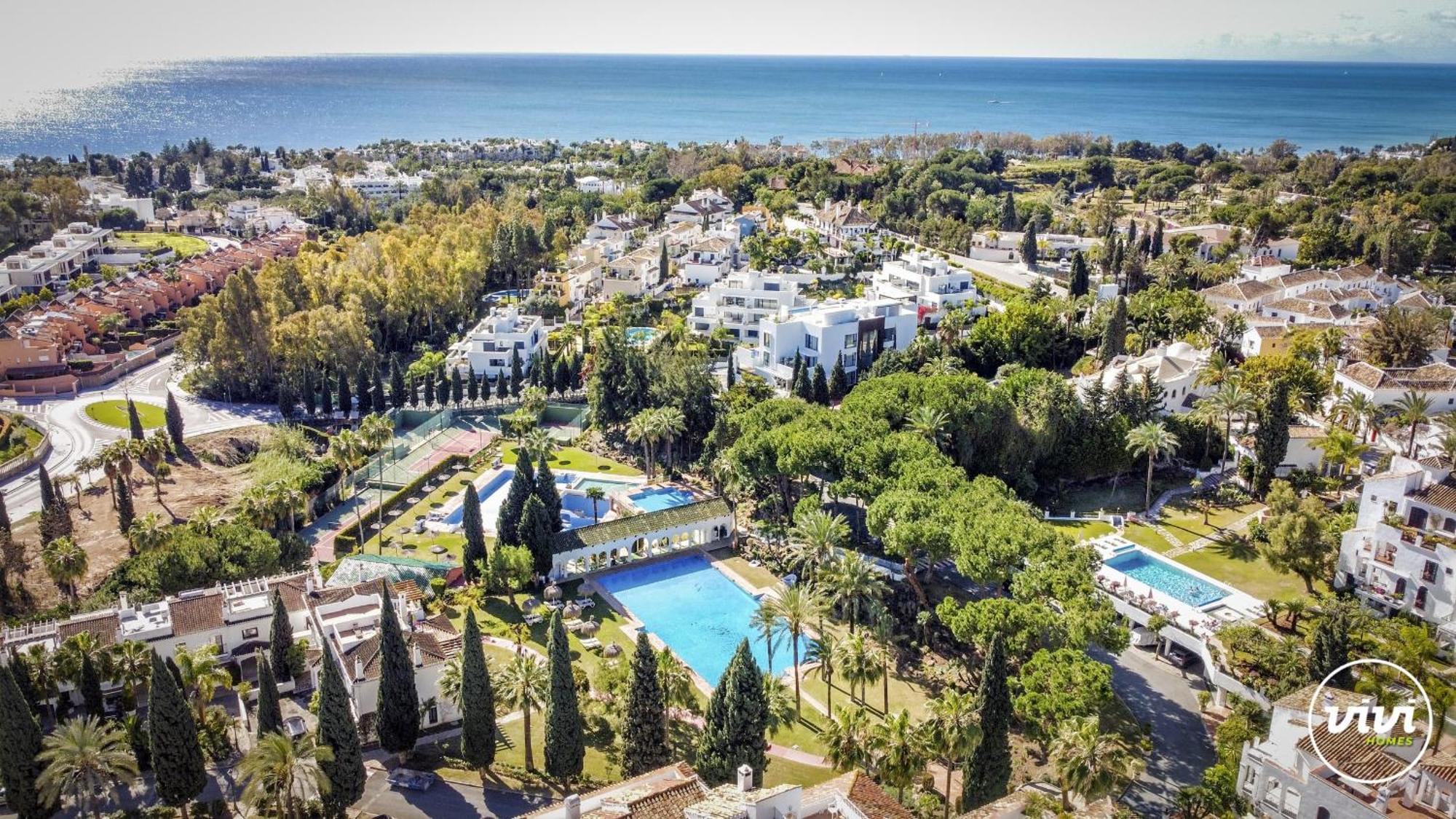 Vivi Homes - Casa Nobu Pool, Garden, Patio & Marbellac