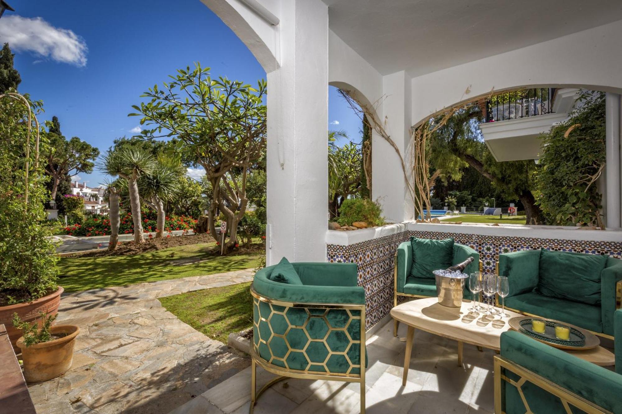 Vivi Homes - Casa Nobu Pool, Garden, Patio &